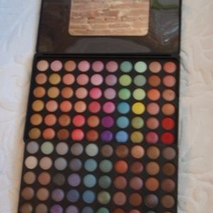 BH Cosmetics 120 color Eyeshadow Palette (3rd Ed.)